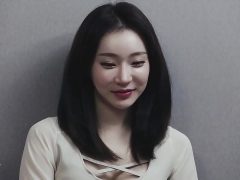 Chàngd Trai Nhờ Hàng Xóm Đụ Cô Vợ Dâm Nát Lồn